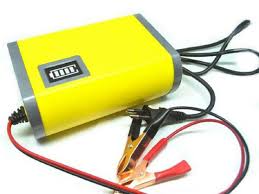 Jika bukan masalah bateri, anda tak perlu tukar bateri pun sebenarnya. 5 Keunggulan Menggunakan Charger Aki Portable Bukareview