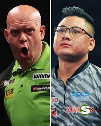 World No.1 Luke Humphries with a perfect response to a darts fan who  claimed he's "past his prime" 🤣