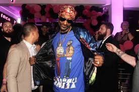 Giphy is your top source for the best & newest gifs & animated stickers online. Pink Taco On Miami Beach Hosted A Vip Preview Party Featuring A Celebrity Guest Appearance By Snoop Dogg A Live Set By Dj Snoopadelic World Red Eye World Red Eye