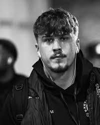 Exeter Chiefs Official bætti við...