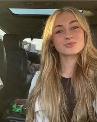 Hi! My name is Elliana Schultz and I am from Neenah, WI. I am fully  committed to St. Norbert and plan