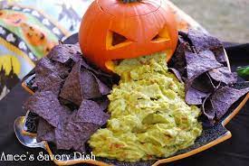 Halloween is one of my favorite holidays! 21 Halloween Party Snacks That Are Pretty Darn Clever