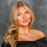 Isabella Elliott's Instagram, Twitter & Facebook