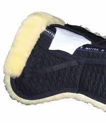 Mattes lammfell vergleich die ausgezeichnetesten mattes lammfelle analysiert. Mattes Sattelkissen Lammfell Korrektur Dr Reitsport Voss Onlineshop