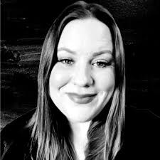 🗝️ If I were to pivot into EdTech all over again, here's what I wish I had  known… (Not a teacher. Not a product manager. Just a first-gen college grad  with a