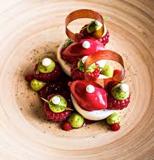 Les Etourdissants Desserts Cuisines De Yann Couvreur Au Prince De Galles Art Culinaire Dessert Gastronomique Et Gastronomie