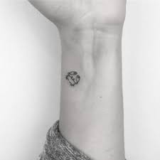 35 cancer sign tattoos ranked in order of popularity and relevancy. 240 Cancer Tattoo Designs 2021 Zodiac Horoscope Symbol Sign