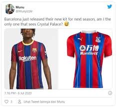 Rencananya jersey ini akan dikenakan pertama kalinya saat menghadapi real sociedad pada pertandingan terakhir liga spanyol musim 2017/2018. Barcelona Rilis Jersey Baru Netizen Kok Jadi Mirip Crystal Palace