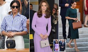 Über 80% neue produkte zum festpreis; Kate Middleton Swaps Clutch For Meghan Markle S Favoured Handbags Daily Mail Online