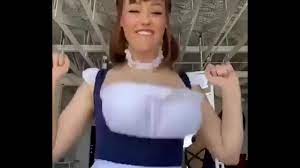 揺れる 乳 動画