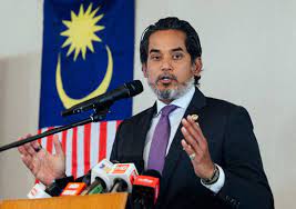Khairy jamaluddin on wn network delivers the latest videos and editable pages for news & events, including entertainment, music, sports, science khairy's late father, datuk jamaluddin abu bakar, was a senior official in the ministry of foreign affairs, retiring as the malaysian high commissioner to. Covid 19 Angkara Illuminati Kj Tak Tahu Nak Jawab Apa Kosmo Digital