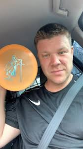 Klubbmästerskap 2020 Till höger Björn Källstrand försvarade sin titel som  klubbmästare med -11 över två rundor! Till vänster Robert Cederholm är ny  längdmästare med 149m. CTP vanns av Thomas Blixt (bild 2)