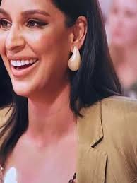 Seinfeld fans discuss wife's new earrings