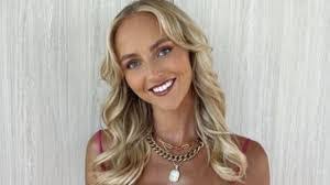 Amber Storie's Instagram, Twitter & Facebook