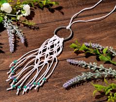 For this pendant necklace tutorial you will need: 15 Simple Macrame Necklace Patterns Macrame Jewelry