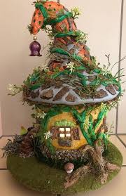 Epingle Par Salah Sur عجينة الورق Cabane Dans Les Arbres Feerique Lutins Et Fees Pots De Fees