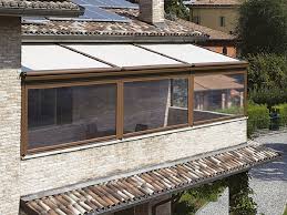 Questo materiale da un senso di raffinatezza e solidità a qualunque costruzione. Chiusure Laterali In Pvc Per Pergolati Gazebo Tettoie