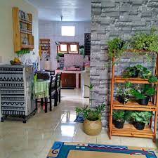 15 Inspirasi Penempatan Tanaman Hias Di Dapur Agar Terlihat Lebih Cantik Di 2021 Rumah Desain Desain Produk