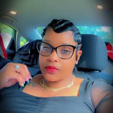 I'm screaming🤣 Harpo who dese people? The fact that the lil girl standing  up looks just like me when I was a bald head baby/lil girl and the lil boy  is why