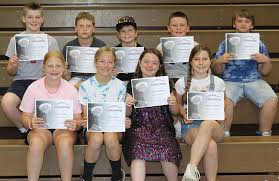 Beckemeyer Presents Fifth Grader Awards | The Journal-News
