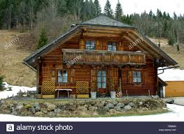 Isolierte holzhäuser sind perfekt für ihren urlaub und wochenende. Osterreich Niederosterreich Lackenhof Holzhaus Auf Der Otscherwiese Stockfotografie Alamy