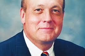 Tom Hoy retires as board chair of Arrow Financial, citing health; Bill  Owens successor