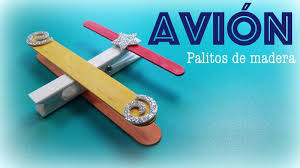 Hacer aviones de papel es muy sencillo, pero hacerlo bien y perfecto tiene su pequeña dificultad. Avion Con Palitos De Madera Manualidades On