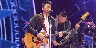 Ada cerita tentang aku dan dia dan kita bersama saat dulu kala ada cerita tentang masa yang indah saat kita berduka saat kita tertawa. Lirik Lagu Semua Tentang Kita Peterpan Bola Net