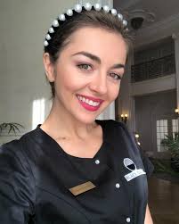 Ewa Nowacka zaprasza Was do @canalpluspolska na pierwsze 2 odcinki  „Czarnych stokrotek” w reżyserii @mariuspalej