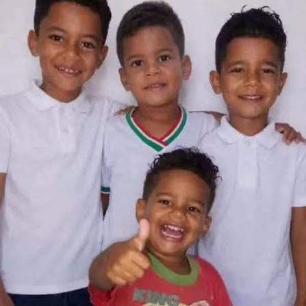 TRAGÉDIA FAMILIAR! QUATRO CRIANÇAS DA MESMA FAMÍLIA MORREM AFOGADAS EM AÇUDE Quatro crianças da mesma família morreram afogadas enquanto brincavam em um açude na cidade de Paramirim, no sudoeste da Bahia, no