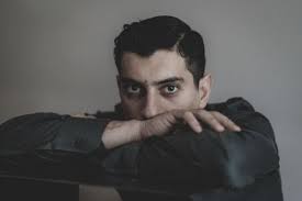 Θα τον δούμε στη σειρά του αντ1; O Argyrhs Pantazaras Gron8okoph8ei Ton Eayto Toy Kai Matwnei Se Ena Sygklonistiko Binteo Kata Ths Bias Ta Nea