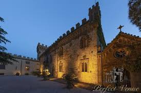 Seaside villages, countryside towns, historical cities and romantic lakes for unforgettable italian weddings. Castle Mago Tuscany Italy Perfect Venue