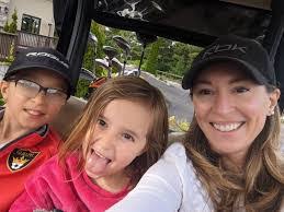 Tami Keating's Instagram, Twitter & Facebook