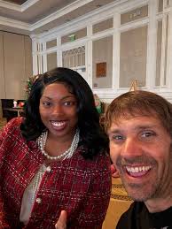 Bet you can't read this wreath sign/door hanger without singing it, y'all.  🤣