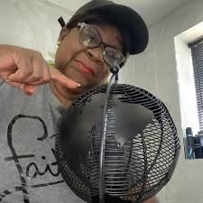 Man waits years to recreate this pic..