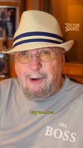 “Nada es más bello que tu” para que la dediques a quien amas.VD 🌹#song  #songwriter #spotify #victordaniel