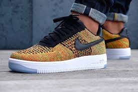 Follow to keep up with nike's hottest new kicks follow us @airforce1nike and tag us to get featured. Epingle Sur Sneakers