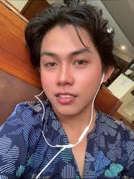 Carlos Lang's Instagram, Twitter & Facebook