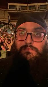 Atif Aslam: Are there any Punjabis in the crowd?, Audience: *screams*  Manveer: *knowing what’s likely to come* Nooo God! No God please no no no  noooo!!!!!!, #BanMundeanTonBachkeAndTunakTunak
