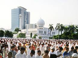 َُ ََ َُ ََ ‫ته‬ ُ ‫َكا‬ ‫بر‬ ‫للاه و‬ ُ ‫ة‬ ُ ‫ْم‬ ‫َح‬ ‫َر‬ ‫ْ و‬ ُُ ‫م‬ ‫ْك‬ ‫لي‬ ‫ُ ع‬ ‫َلسَّالَم‬ ‫ا‬ ََ َْ‫اْل‬ ْ ‫فه‬ َُ‫َّال‬ ‫َاه‬ ُ ‫ء‬ ‫هي‬ ‫نب‬ َُ ‫َشْر‬ ‫لى أ. Contoh Teks Pembawa Acara Sholat Idul Adha Terkait Teks