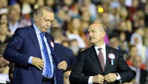 Süleyman soylu bakan olunca, hemen aradı, tebrik etti, başarı diledi. Wer Ist Suleyman Soylu Erdogans Rechte Hand