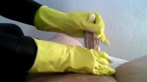 Große Ladung in Gummihandschuh bekommen