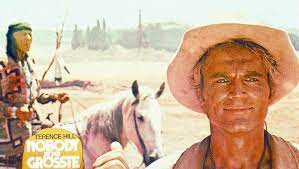 „ein genie, zwei freunde, ein huhn) ist ein italowestern mit terence hill, den damiano damiani zusammen mit sergio leone 1975 inszenierte. Nobody Ist Der Grosste Terence Hill