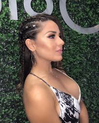 Mi look de hace tres días ☺️ es que cuando te encanta tanto hay q sacarle  el jugooooo....si o que? Que les parece el look?! Gracias @sarailara.makeup  por mi H&M, por compartir