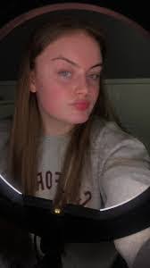 Lori Emmett's Instagram, Twitter & Facebook