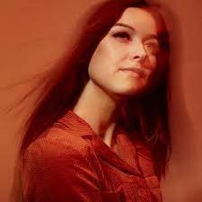 De seksuologe, die we vooral kennen van de radiozender mnm. Lotte Vanwezemael Youtube