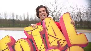 Snollebollekes is a dutch party act from best, north brabant, established in 2013 with comedian rob kemps being the face of the group, alongside djs jurjen gofers and maurice huismans (dj maurice). Nondeju Snollebollekes Festival Nu Al Uitverkocht 40 000 Tickets Binnen Kwartier Weg Omroep Brabant