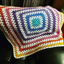 cet article n est pas disponible etsy couverture carree au crochet couverture carre crochet