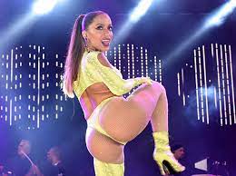 Carnaval 2020: Anitta requebra o bumbum vestida de cobra - O Fuxico