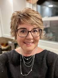 Let's get together tonight! Whether you're baking or wrapping or just  enjoying your beautiful holiday home, join me tonight at 7p for a FB Live  to celebrate the season. Hope to see